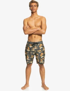 QUIKSILVER BOARDSHORT HEMPSTRETCH 69 18" 12 QUIKSILVER BOARDSHORT HEMPSTRETCH 69 18" -Vans || Salty Crew || Vissla Sales quiksilver boardshort hempstretch 69 18 2